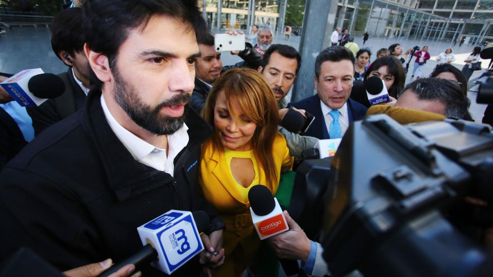 Joaquín Lavín León y Cathy Barriga - ATON