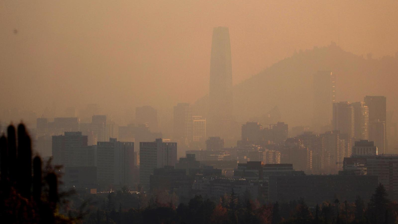Santiago bajo una nube de contaminación - AFP