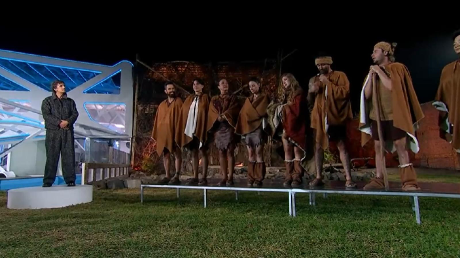 Canal 13 - Mundos Opuestos