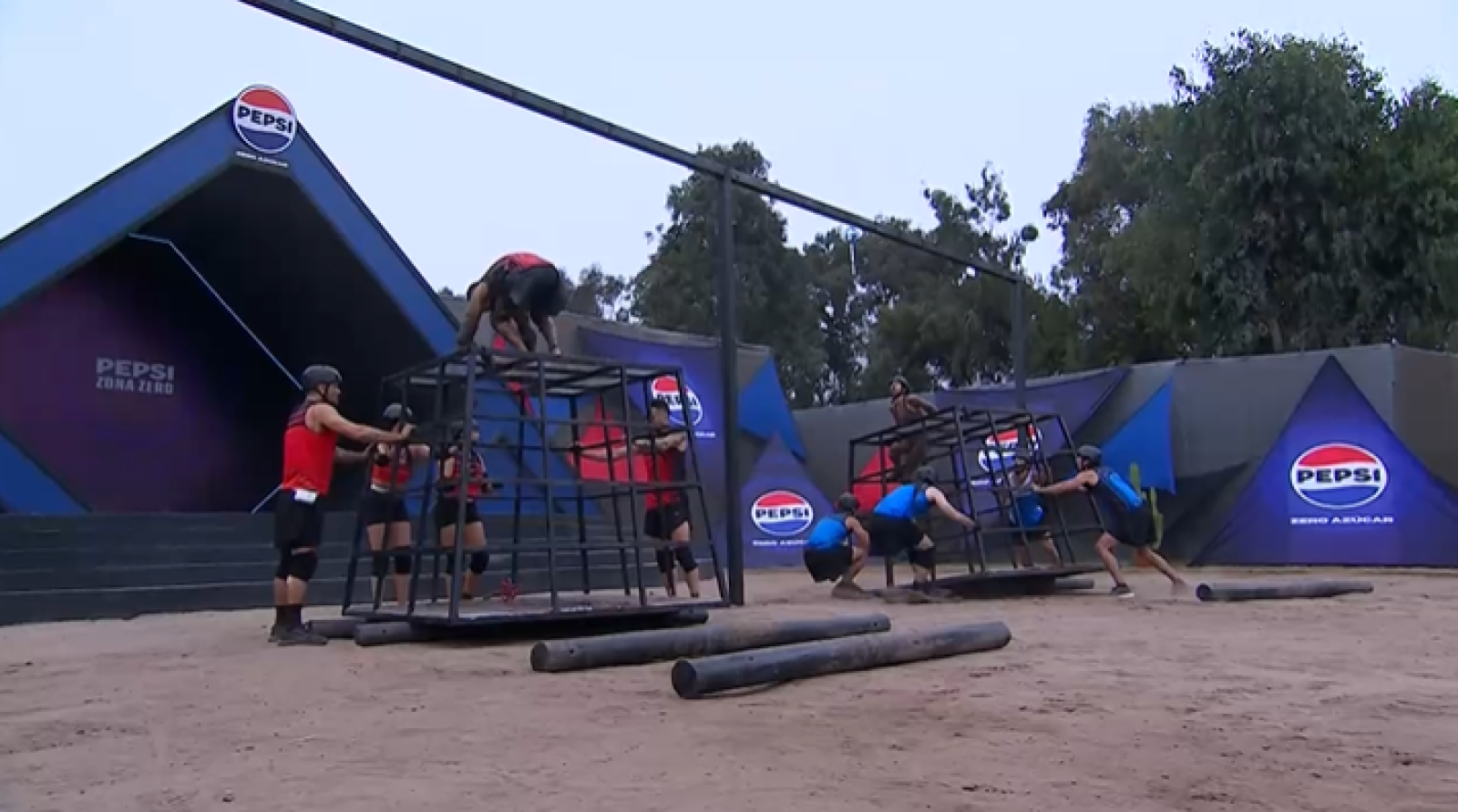 Canal 13 - Mundos Opuestos