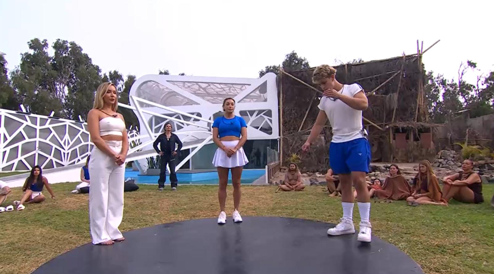Canal 13 - Mundos Opuestos