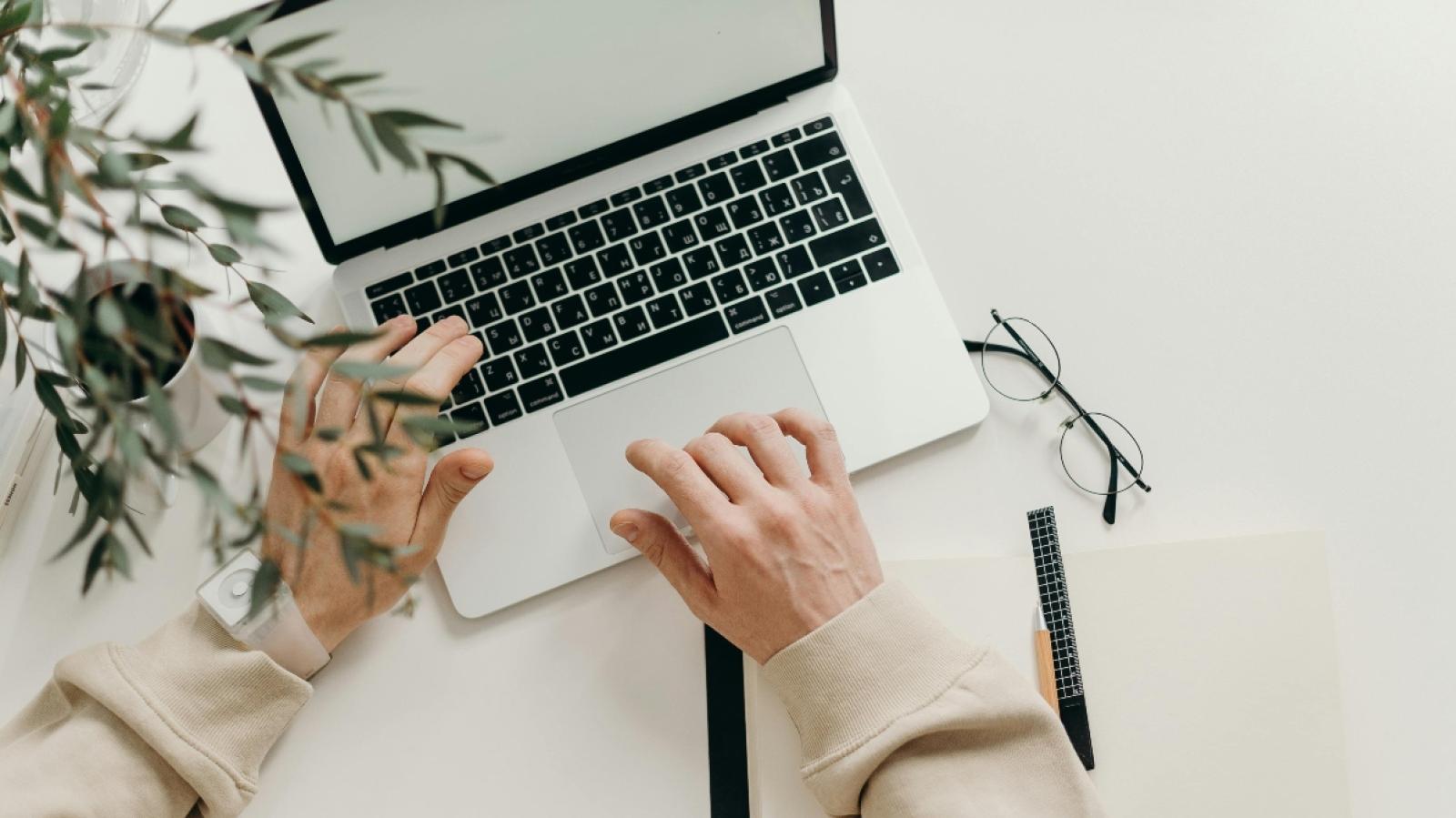 Elige el Notebook para ti - Foto de cottonbro studio en Pexels