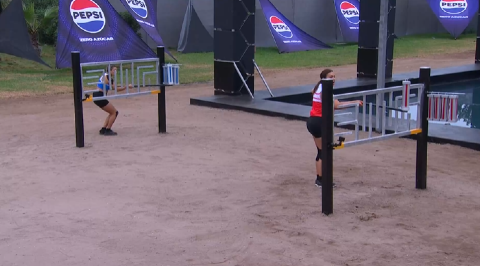 Canal 13 - Mundos Opuestos