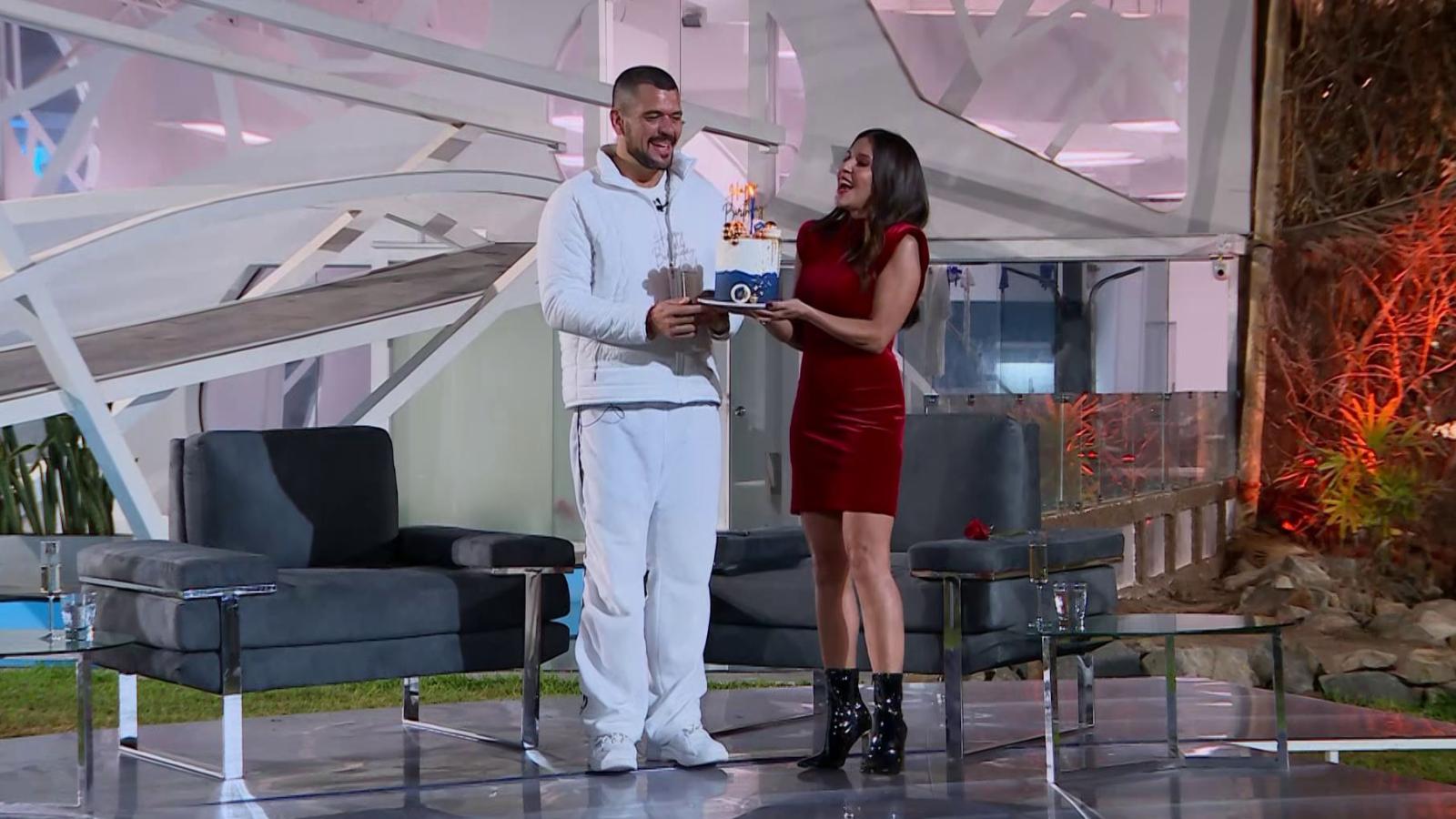 Canal 13 - Mundos Opuestos