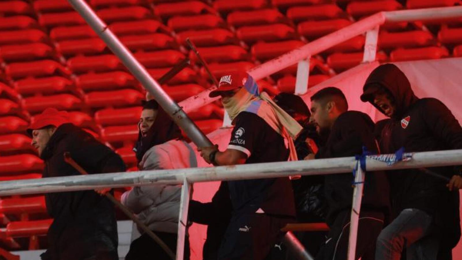 Violencia en partido Independiente vs U. de Chile - Aton