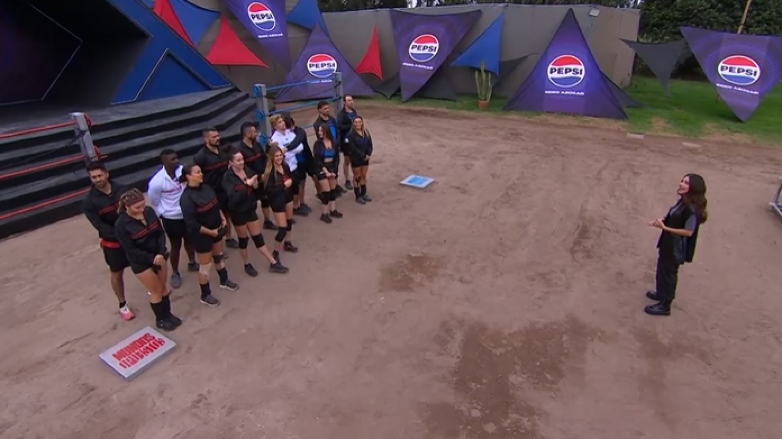 Canal 13 - Mundos Opuestos