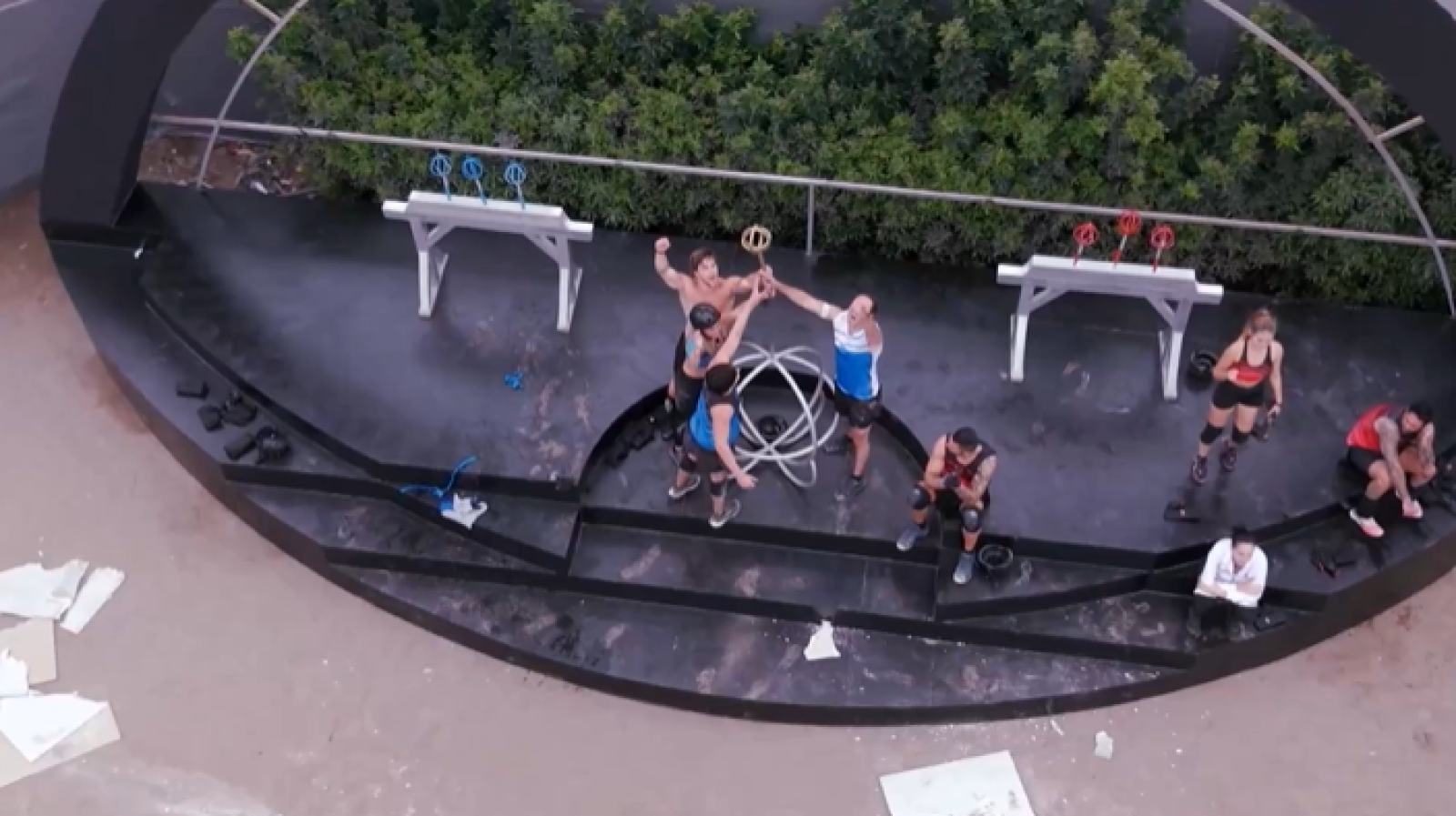 Canal 13 - Mundos Opuestos