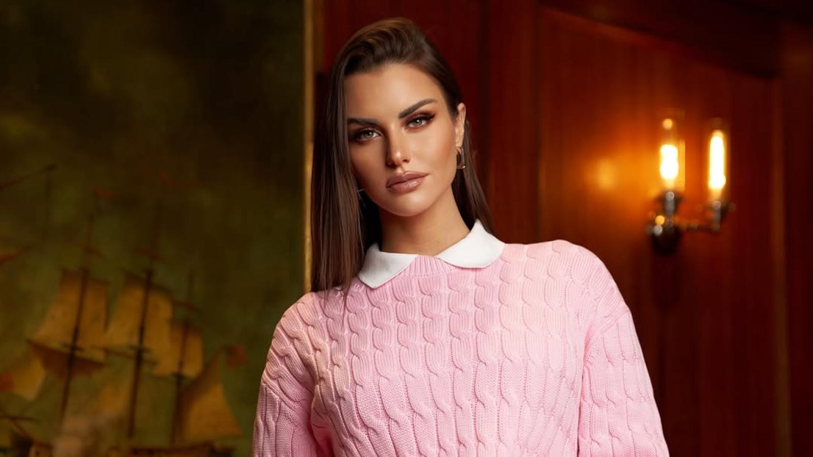 Emilia Dides - Instagram