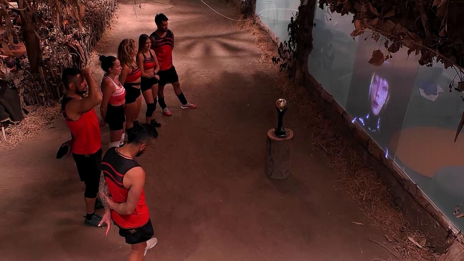 Canal 13 - Mundos Opuestos