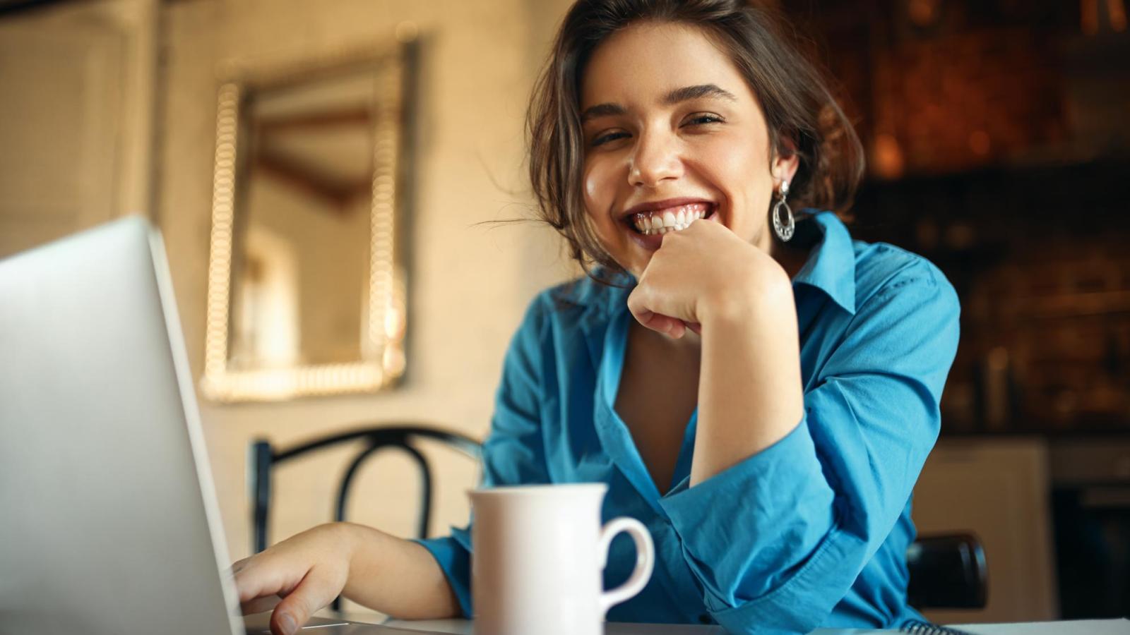 Pago de noviembre del Bono al Trabajo de la Mujer - Freepik