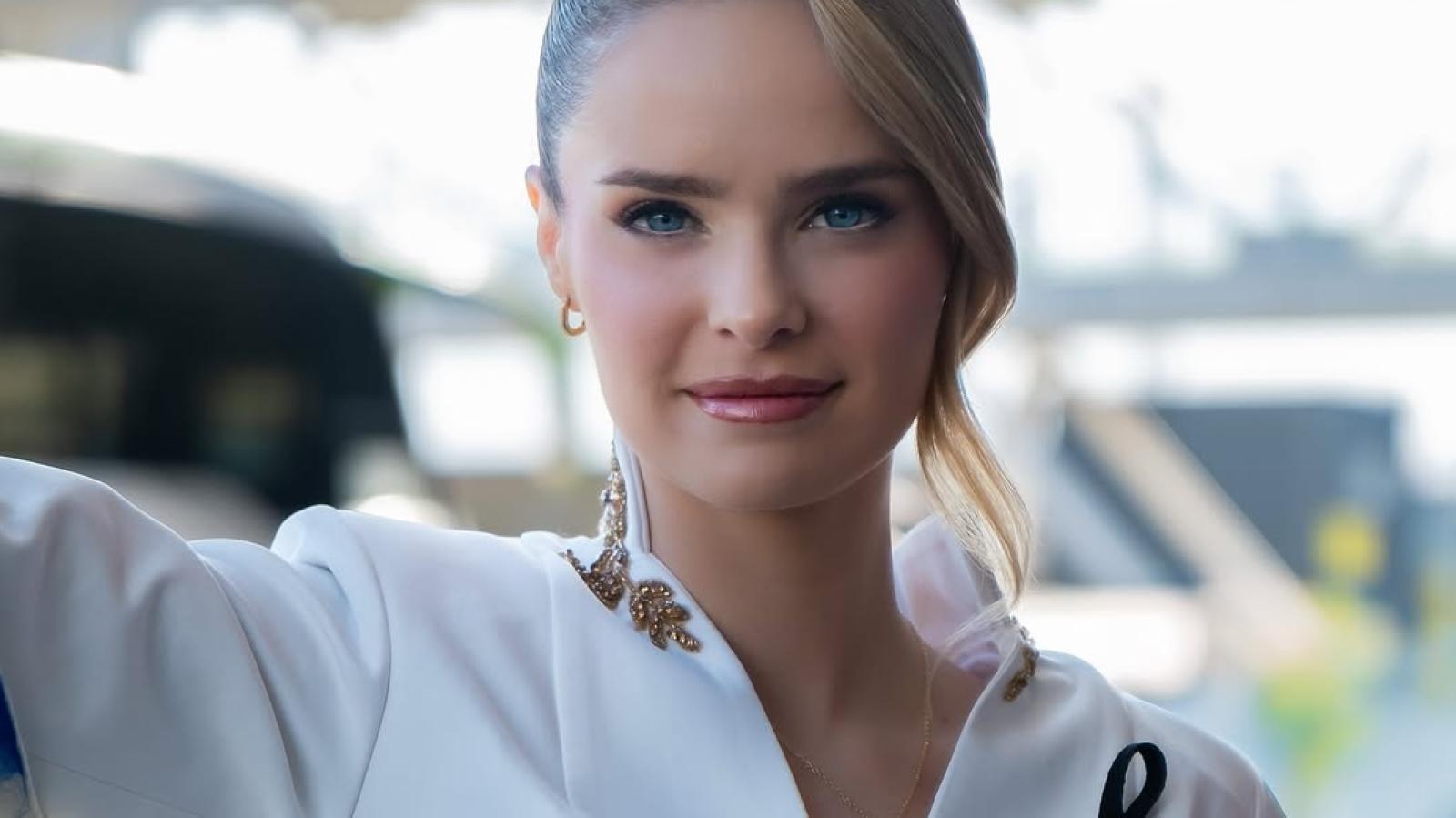 Inna Moll debutó en la pasarela del Miss Universo 2025 | 13.cl