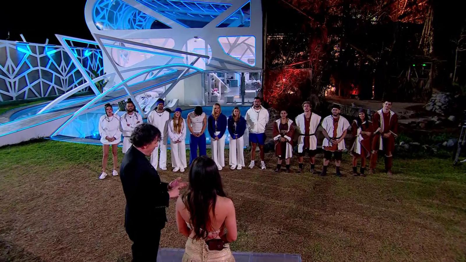 Canal 13 - Mundos Opuestos