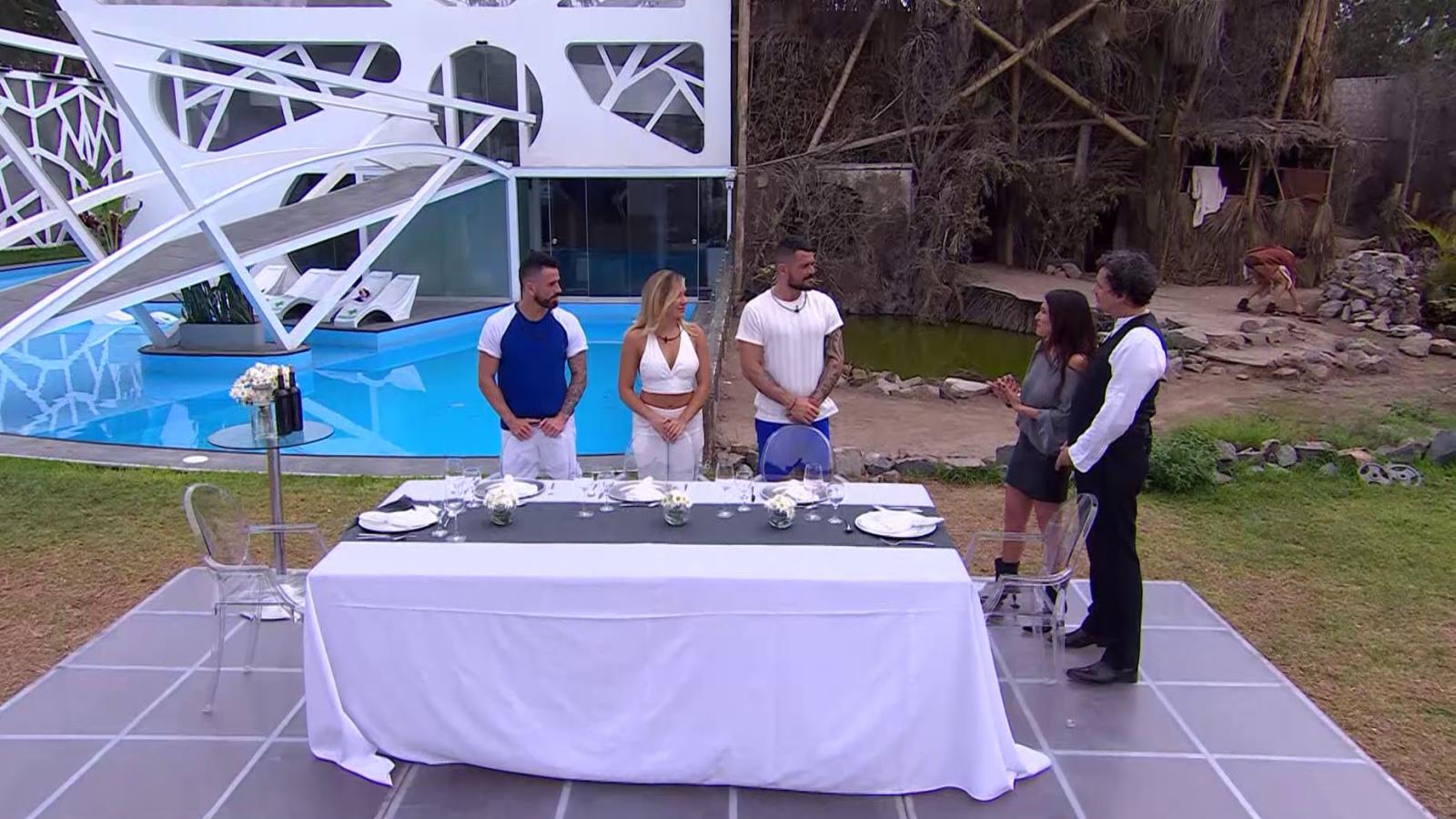 Mundos Opuestos 