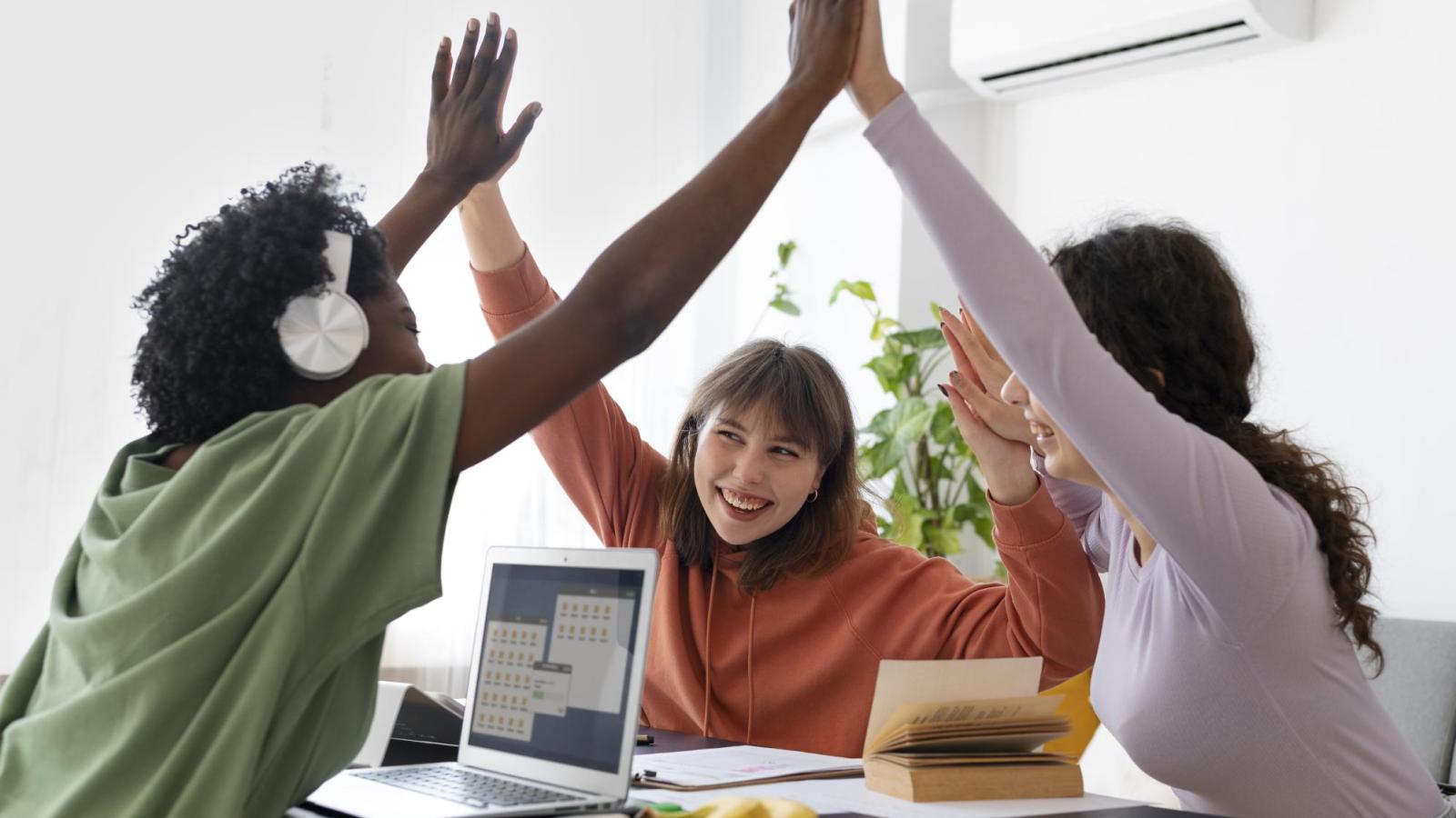 Empleo Joven - Freepik