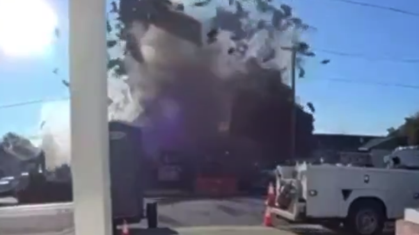 Explosión en Hayward, en California/X