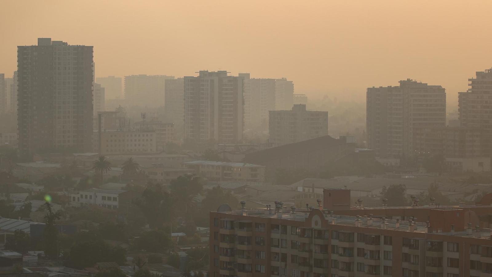 Las recomendaciones del Minsal ante el humo en la RM
