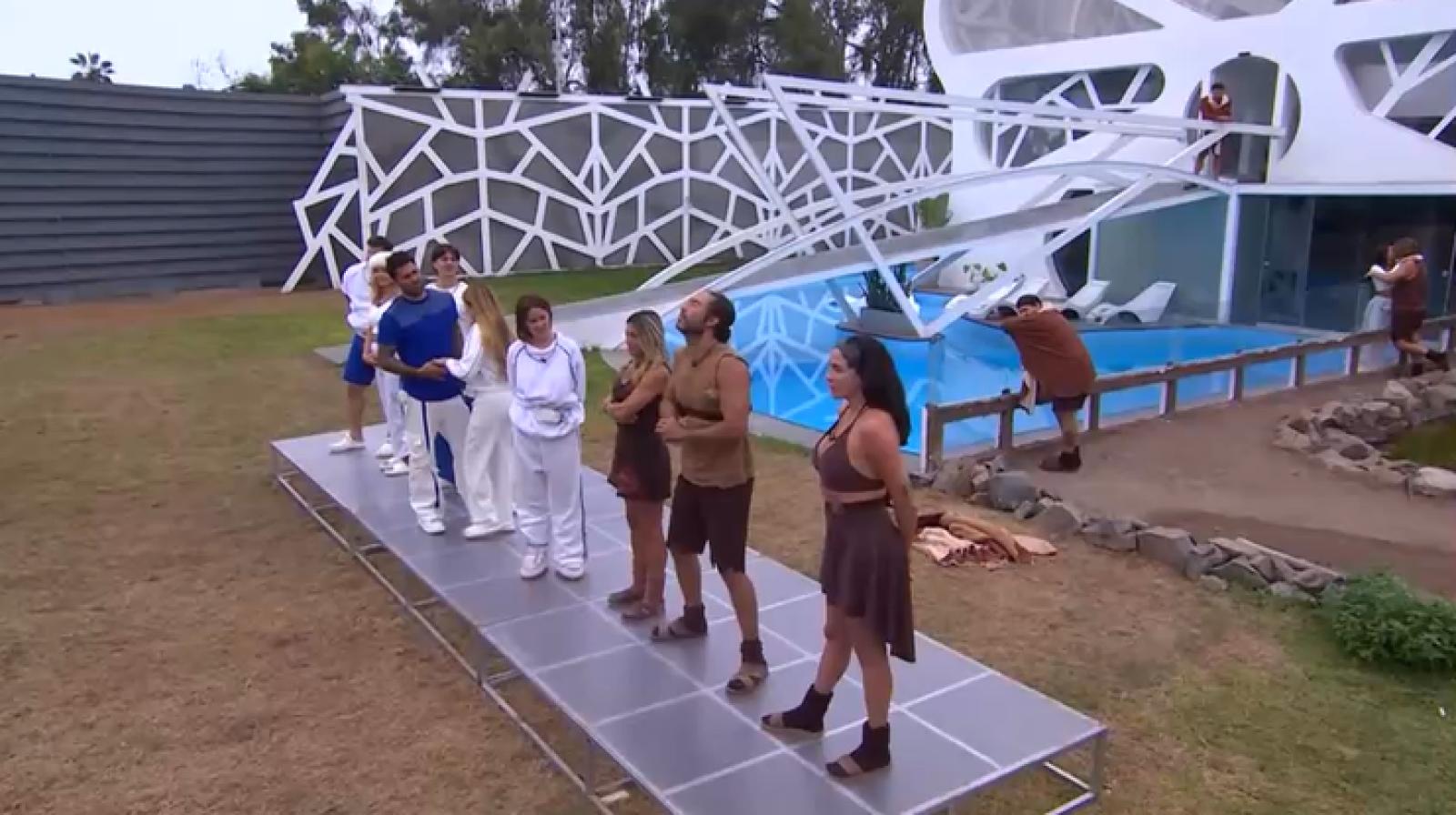 Mundos Opuestos