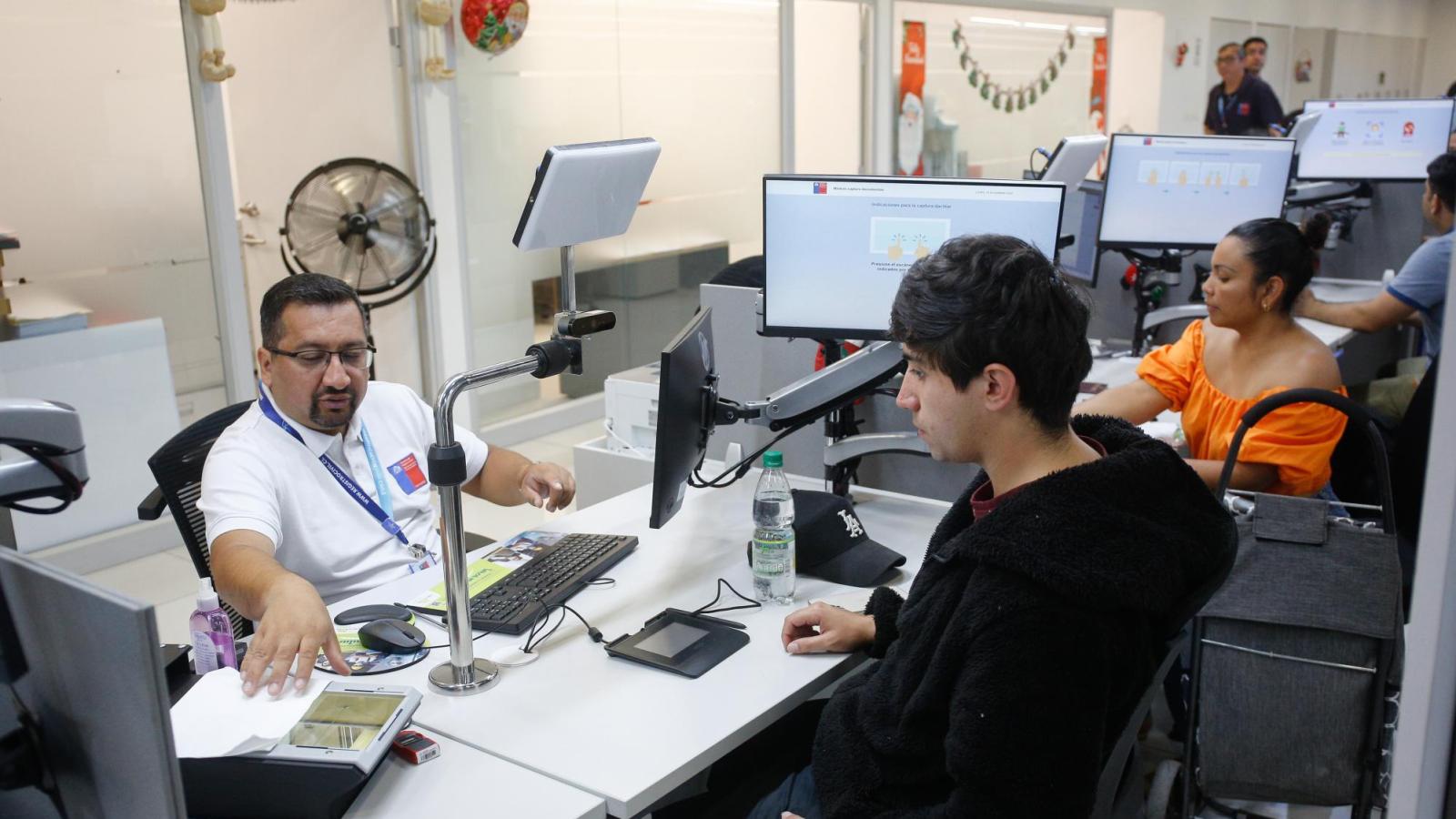 Registro Civil cerrará más tarde para el retiro de documentos