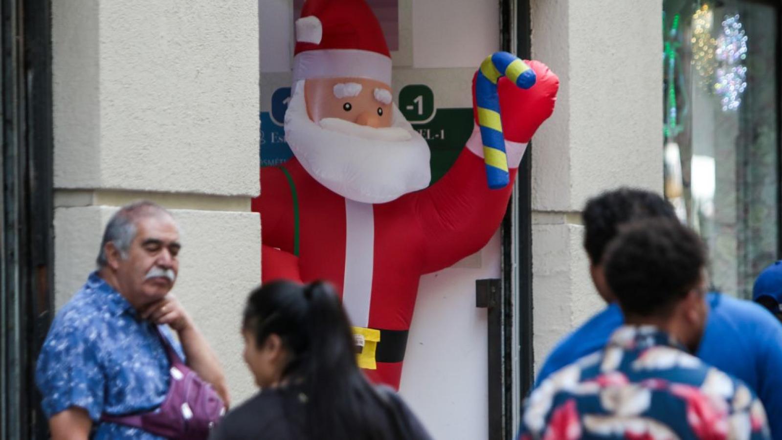 Revisa cómo funcionará el comercio en Navidad - Agencia Uno