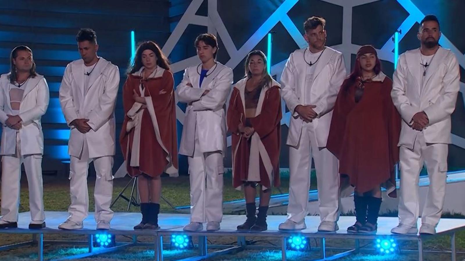 Mundos Opuestos 