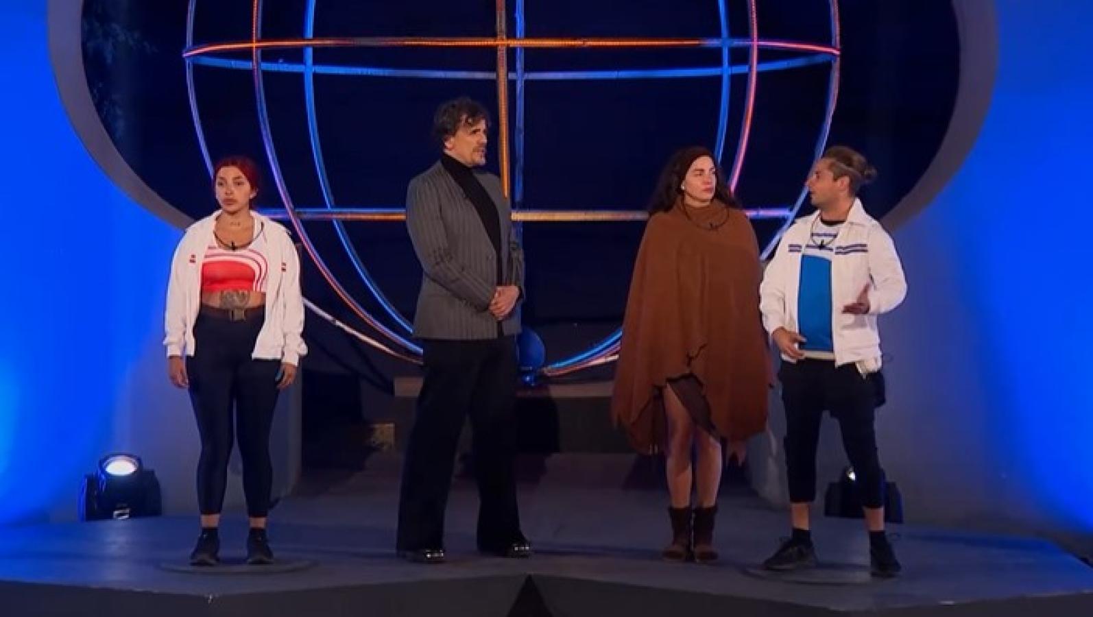 Mundos Opuestos