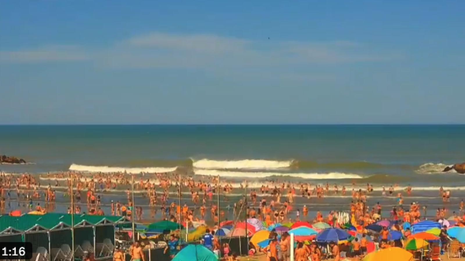 Una ola gigante golpeó algunas playas argentinas/X