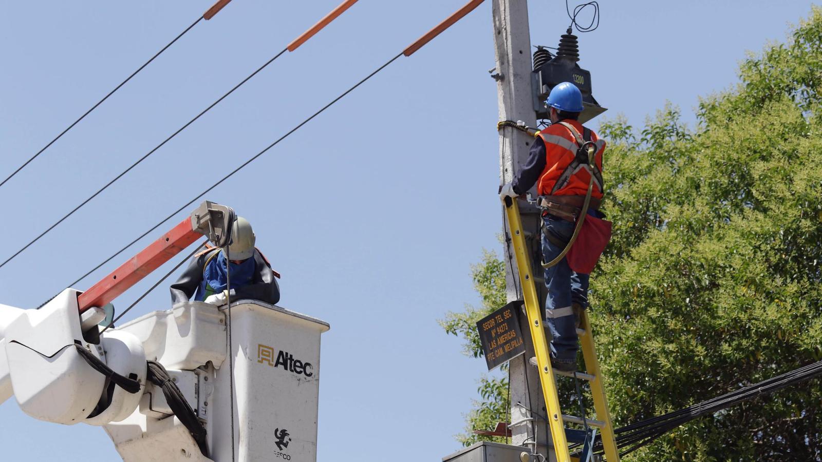 Enel anuncia corte de luz que afectará a 10 comunas de la Región Metropolitana