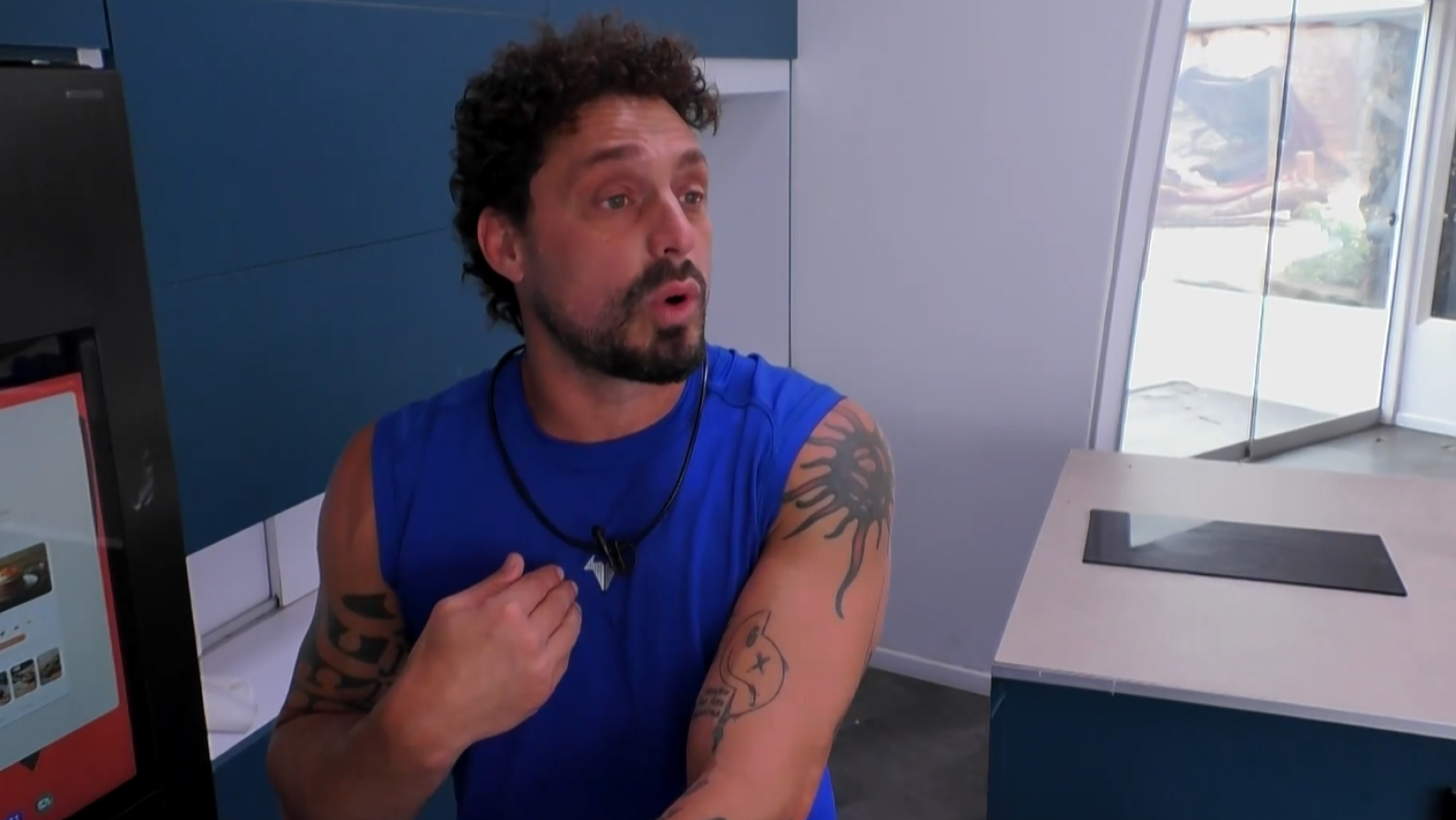 Canal 13 - Mundos Opuestos