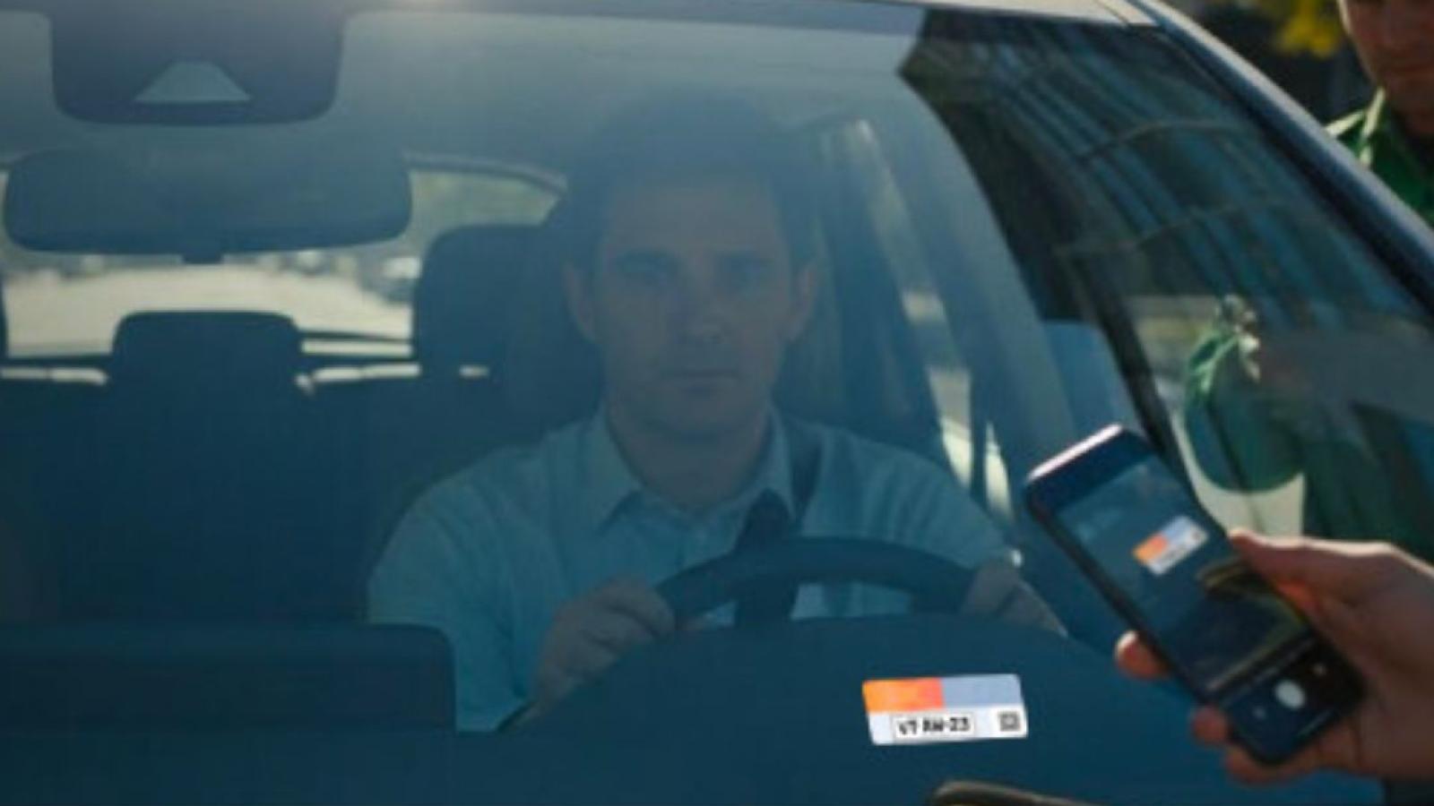 ¿Es obligatoria la tercera placa patente en Chile? - Casa de Moneda