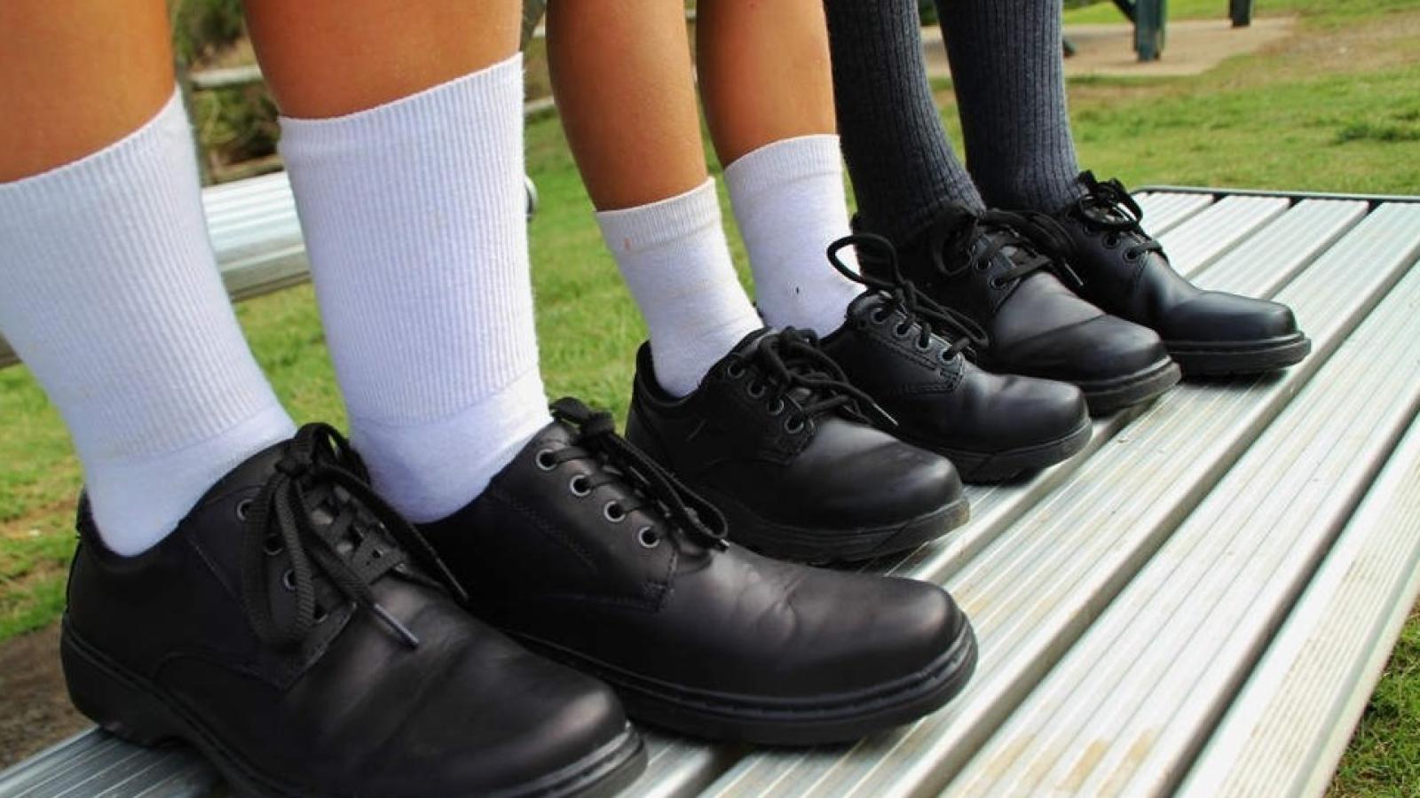 Zapatos escolares. Créditos: SERNAC. 