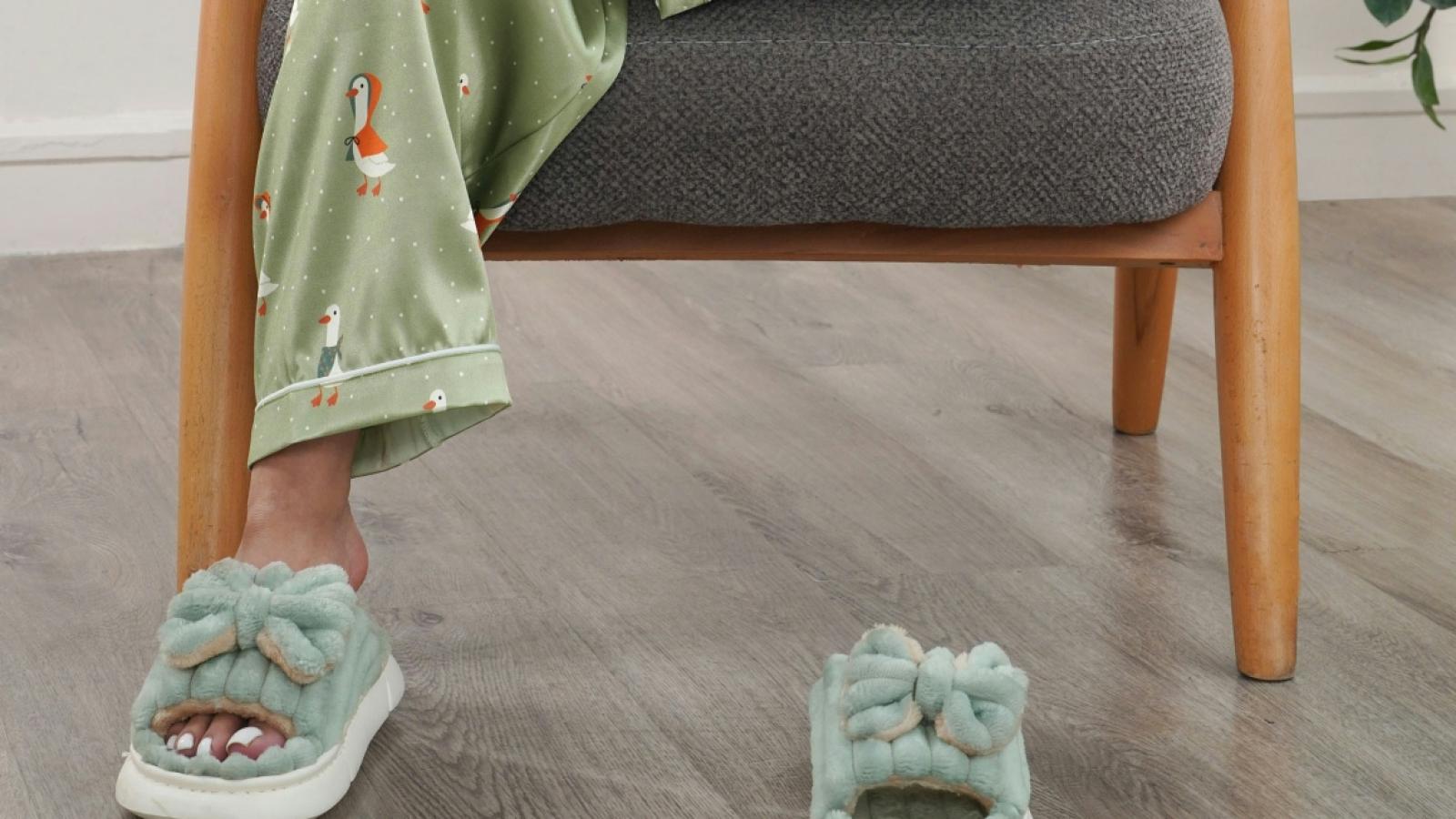 Pijamas, batas y pantuflas: tu guía de confort en casa - Unsplash