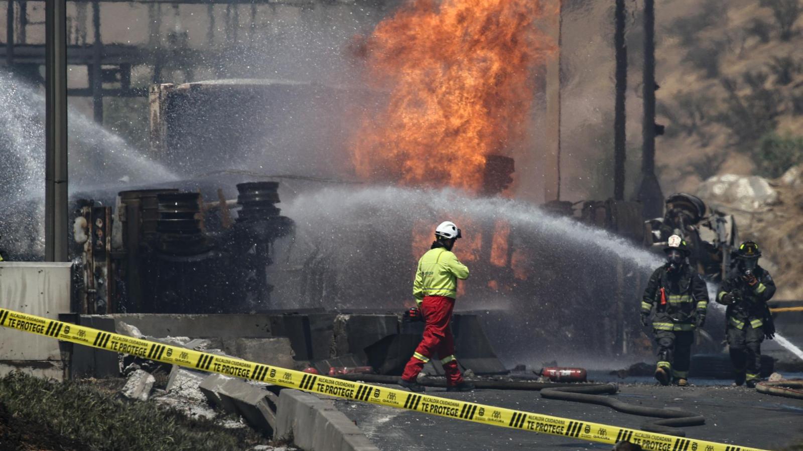 La compleja explosión que impactó a bombero en Renca - Aton