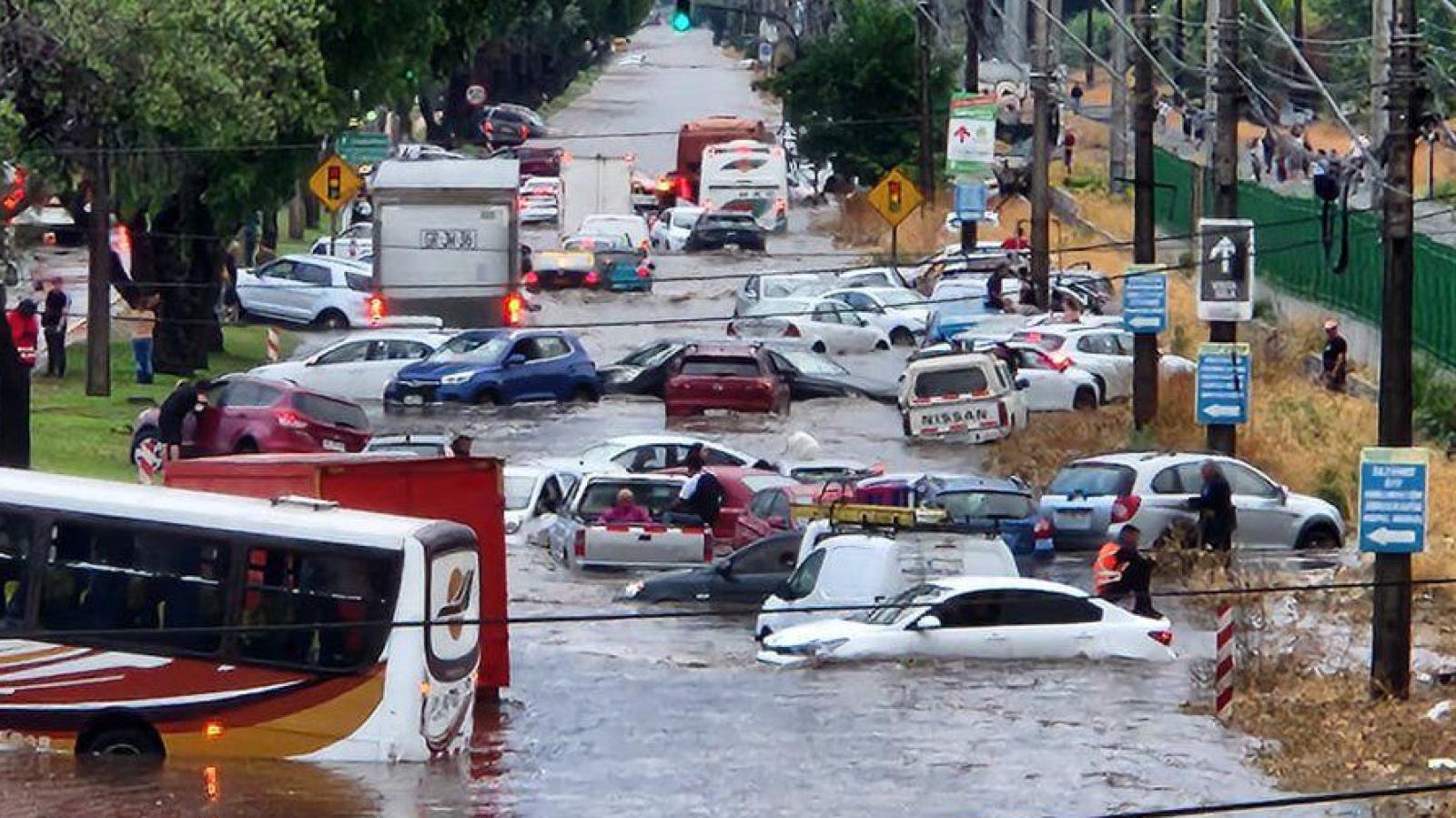 Impactantes registros de inundaciones en Maipú | X