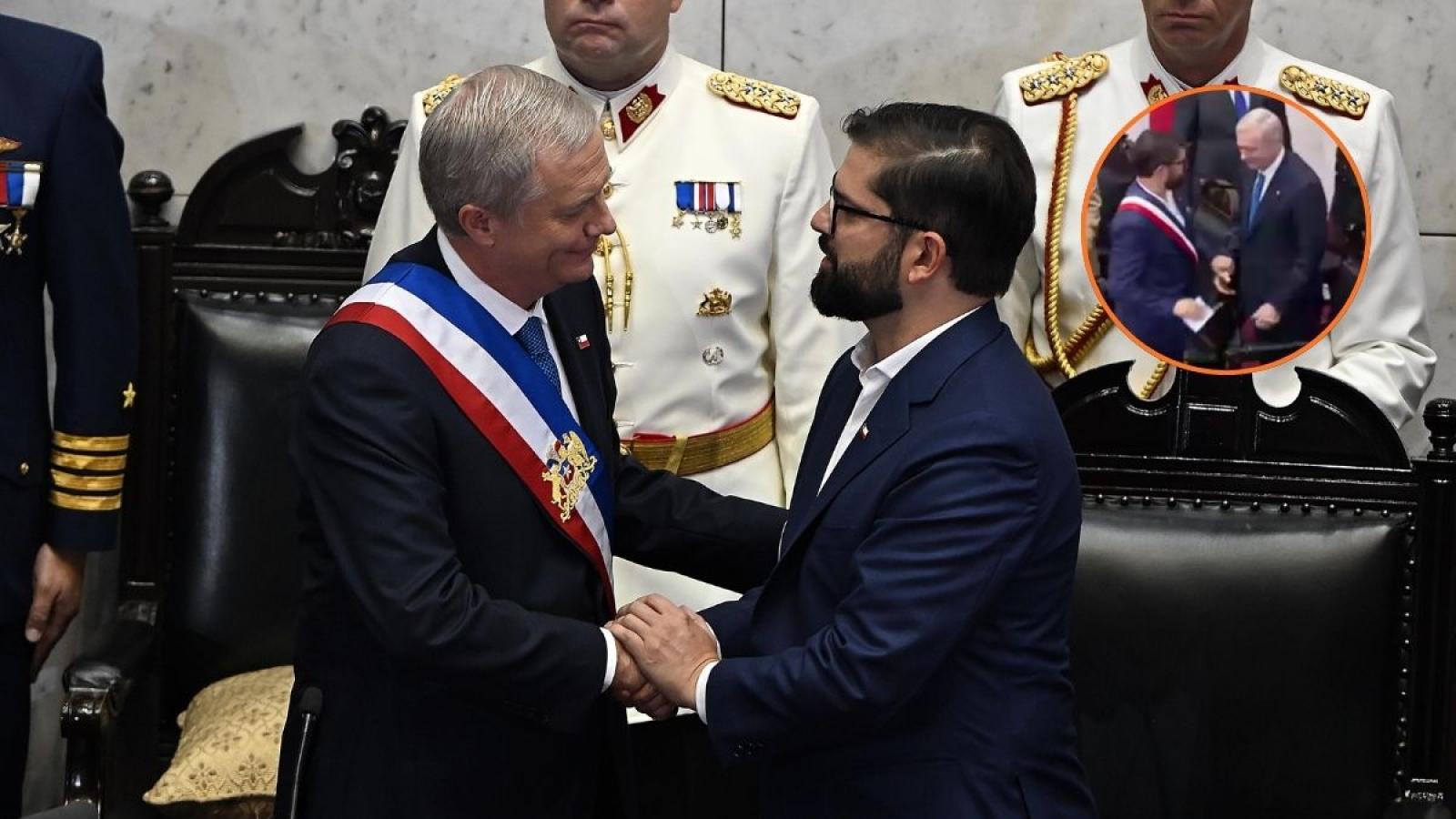 Se reveló el misterio: Gabriel Boric confirma qué era el papel que le entregó a José Antonio Kast