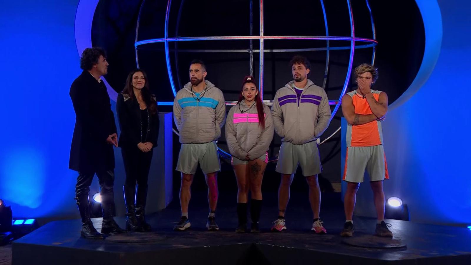 Canal 13 - Mundos Opuestos