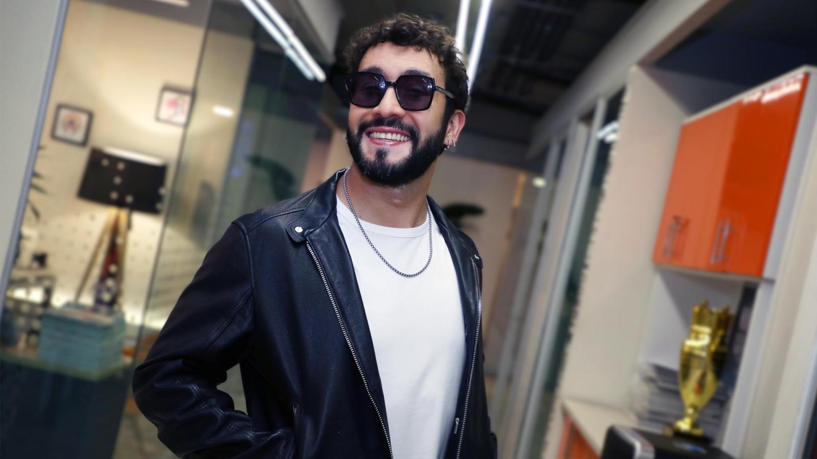 Edo Caroe llega a "El Desestrece" 