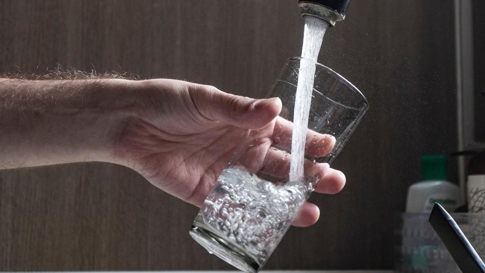 Corte de agua en la Región Metropolitana - Créditos: Agencia Uno