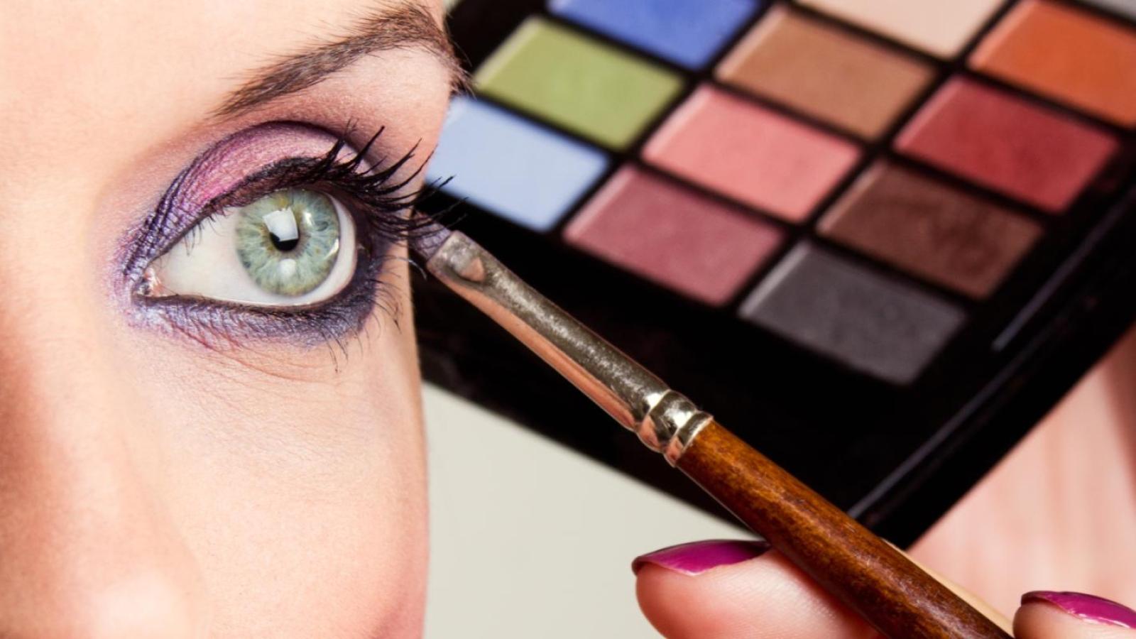 Freepik - Maquillaje y descuentos
