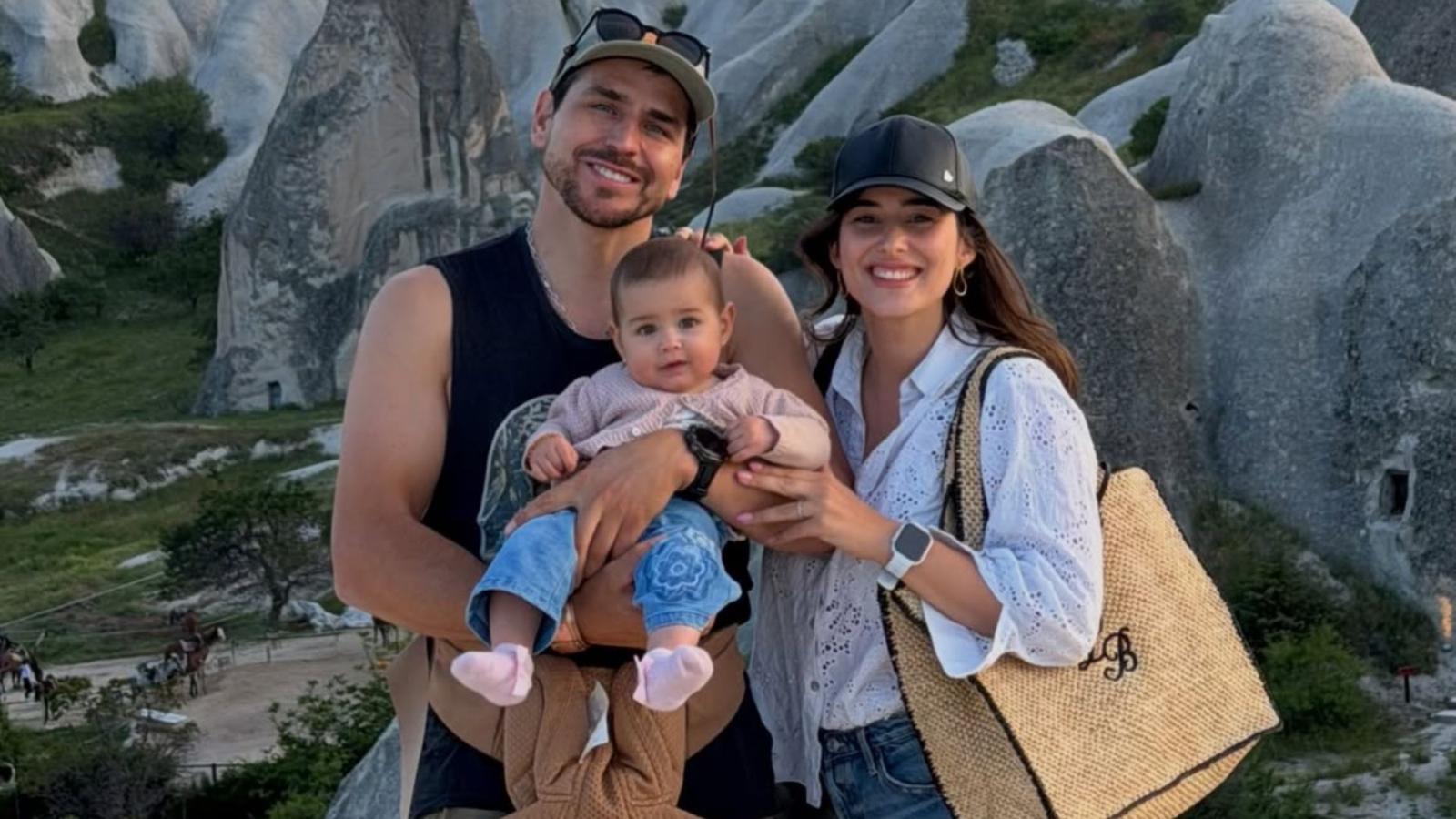 Pangal Andrade y Melina Noto junto a su hija - Créditos: Instagram