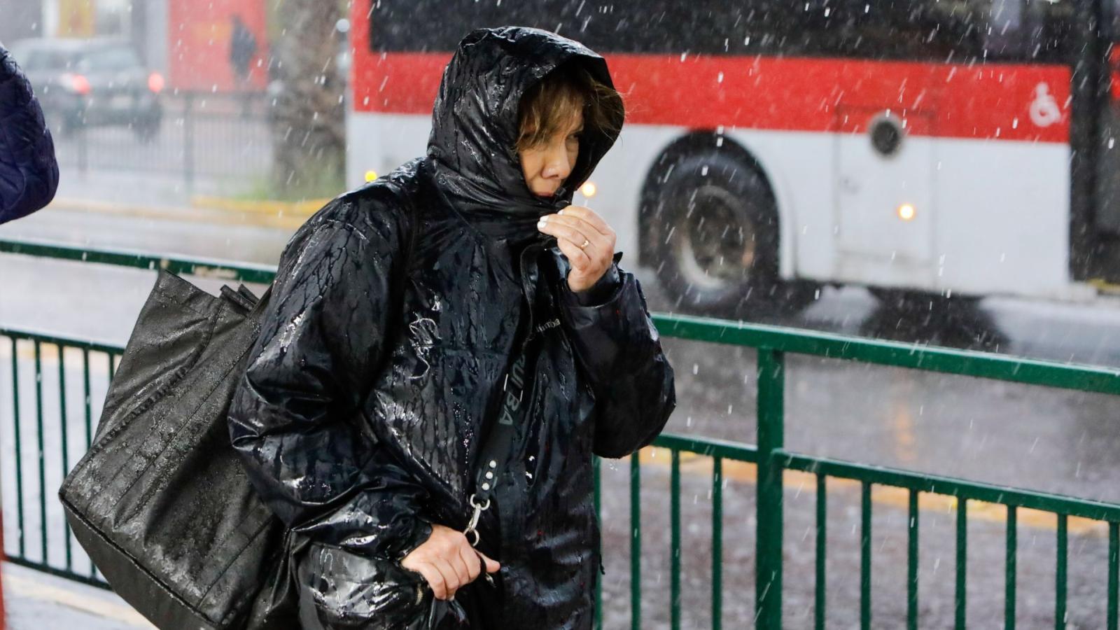 Declaran Alerta Roja en la Región Metropolitana por intensas lluvias - Créditos: Agencia Uno