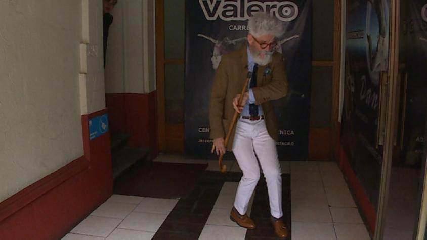 Aprendiendo algunos pasos en el estudio "Bailes Valero"