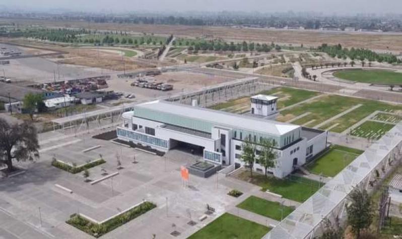 El Centro Nacional de Arte Contemporáneo Cerrillos (2016)