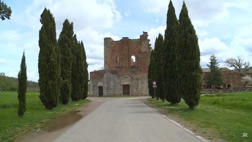 Comparini se refresca en el Jardín de las Esculturas en Washington D.C.