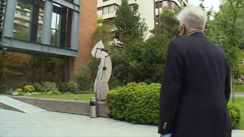 Una obra de Francisco Gazitúa que representa materiales históricos