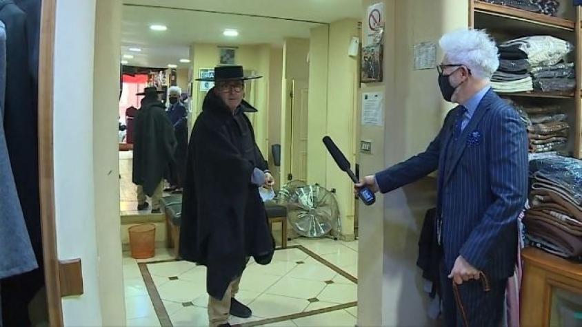 Marcelo modelando una imponente manta