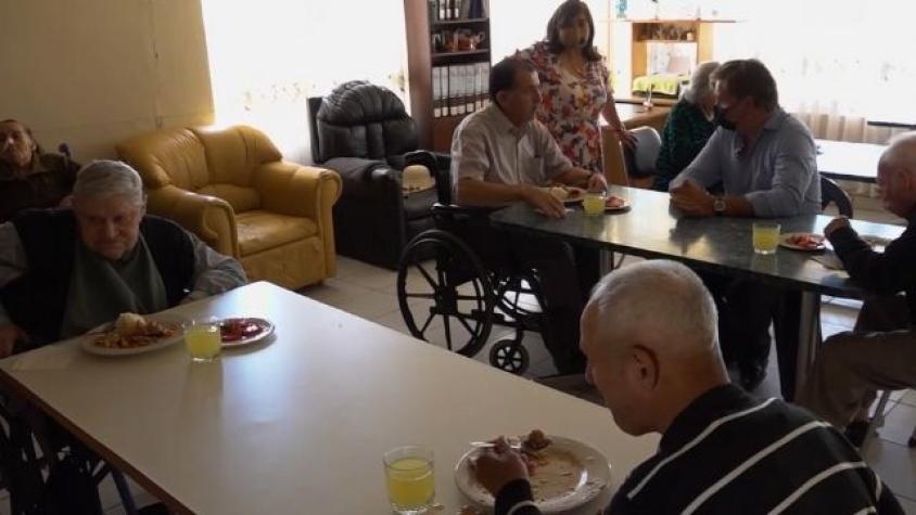 Un Restaurante Chino y una casa muy llamativa 