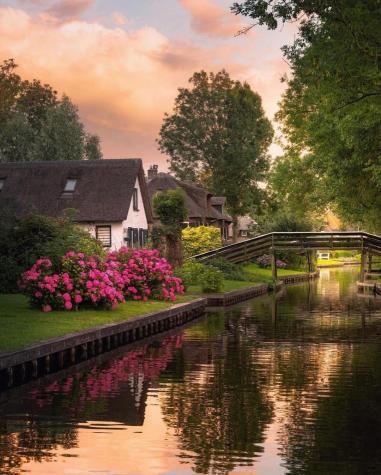 Giethoorn: el pueblo holandés sin autos ni carreteras