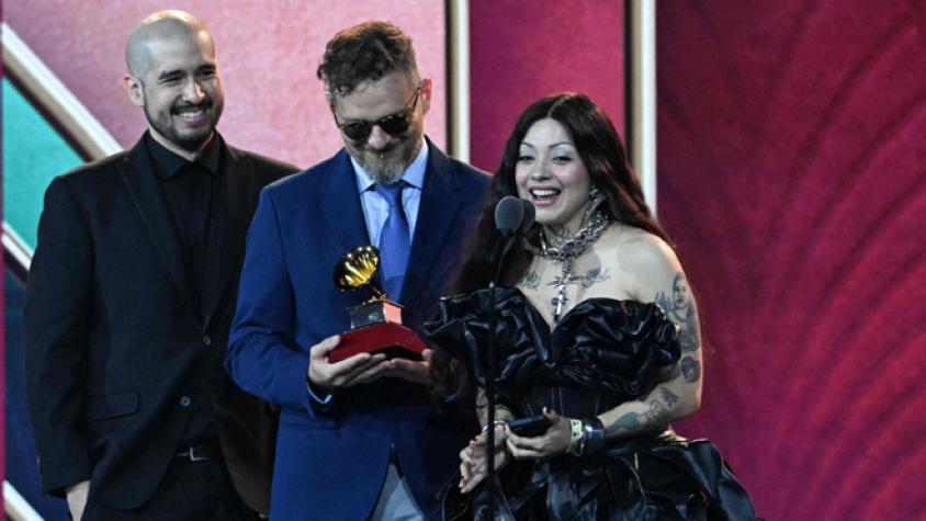 Mon Laferte gana el premio Grammy Latino a Mejor Álbum Alternativo