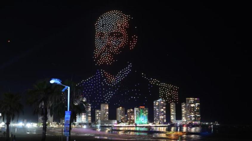 Con Arturo Prat y la Copa Libertadores: Así se hizo el show de drones en Iquique que sorprendió en Año Nuevo