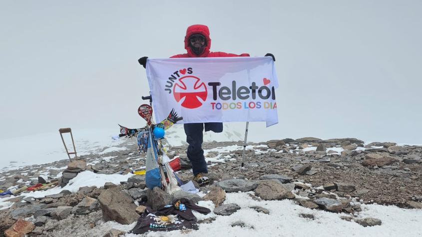 Exatleta paralímpico chileno hace historia al llegar a la cumbre más alta de América sin prótesis